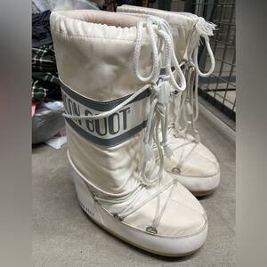 Moon Boot Women's White Snow Boots